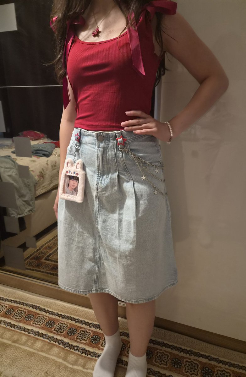 scenerywithyou7's tweet photo. Outfit check for Arirang in Brussels: D1 &amp; D2 and my sis ❤️❤

#BTS_WORLDTOUR_ARIRANG #BTS_WORLDTOUR_ARIRANG_BRUSSELS #BTS #ARIRANG #outfitcheck https://t.co/g4q8HwwUec