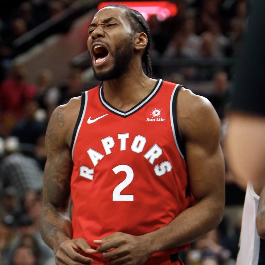 GIGANTESbasket's tweet photo. 🚨ÚLTIMA HORA: Kawhi Leonard, ¡traspasado a los Toronto Raptors!

➡️A Toronto: Kawhi Leonard
➡️A los Clippers: Brandon Ingram, Gradey Dick, 2 picks de primera ronda, 1 pick swap y 2 picks de segunda ronda

Vía @ShamsCharania. https://t.co/hxBpD0HxO7