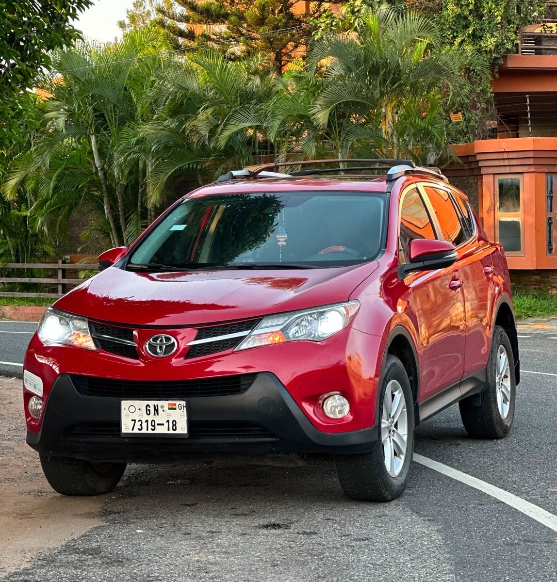 FrankDoe101's tweet photo. 2015 Toyota Rav4 
💰 PRICE — 169k p3 😄
Your road no good / You want something economical 
This is for you 🚘🕺🏽

2.5L engine | 60k miles
Key start 
Touchscreen infotainment 
Rear view camera | Sunroof 
Fog lamps | Alloy wheels 

Hit the dm
WhatsApp no in bio 

#YourCarGuy 🚘🕺🏽 https://t.co/7Xn3f3MXHO