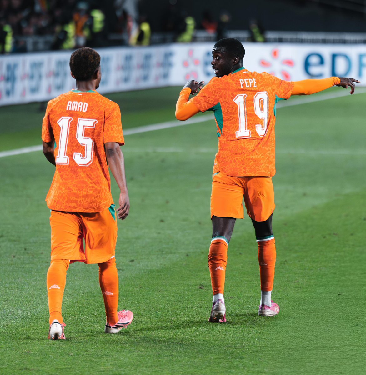 Adou_k_Eric's tweet photo. On verra plus ces 2 cracks jouer. Je suis furieux. https://t.co/UW7cjOeVwn
