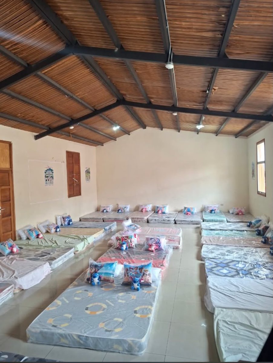 micheeeelle13's tweet photo. 🚨REFUGIO HABILITADO PARA NIÑOS🚨

en el convento de monjas, las hermanas carmelitas cuentan con un techo para nuestros niños, con peluchitos y todo!

02128630938

https://t.co/lSArzFVbfQ https://t.co/y1VEYvm1sP