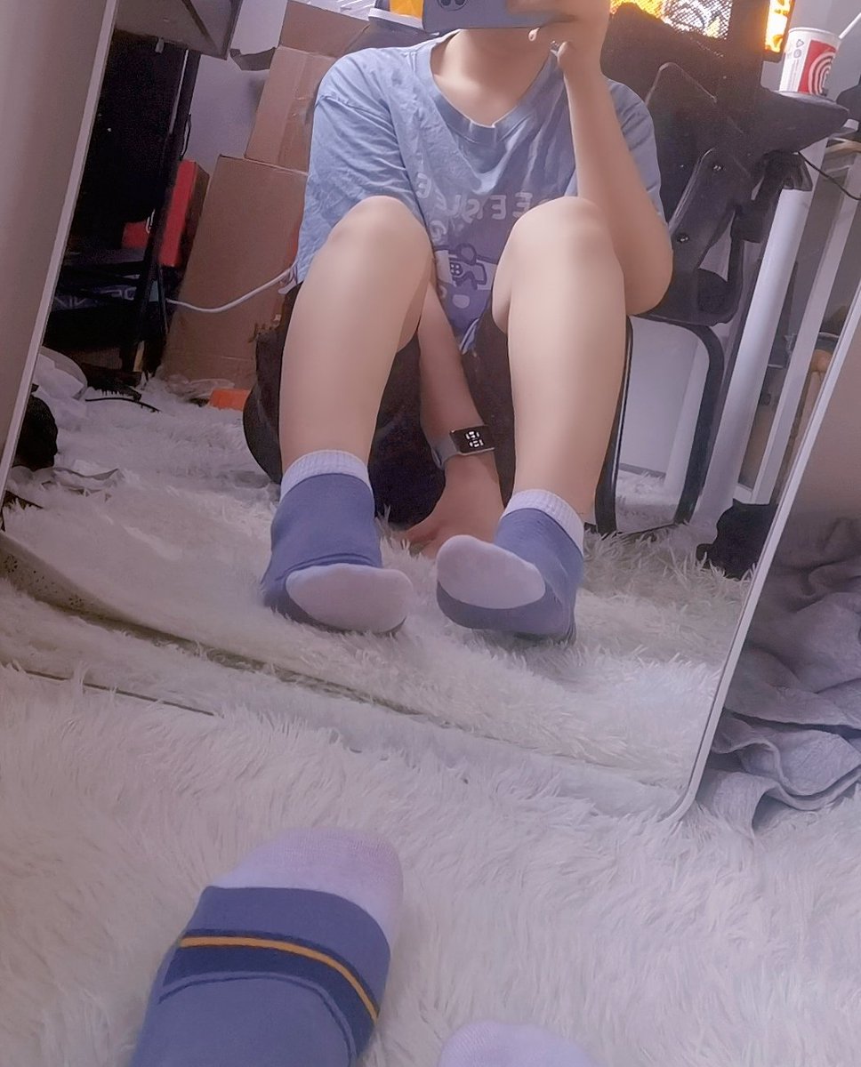 shasha7997's tweet photo. 真的好害怕我的工作被ai取代，现在的飞机杯功能真的好强，又是电动吸附又是智能语音，还有能够活动的等身玩偶，我现在和杯子的唯一区别就是我的鸡鸡会甩来甩去且内壁不需要清洗保养。 https://t.co/XFz77k1YK2