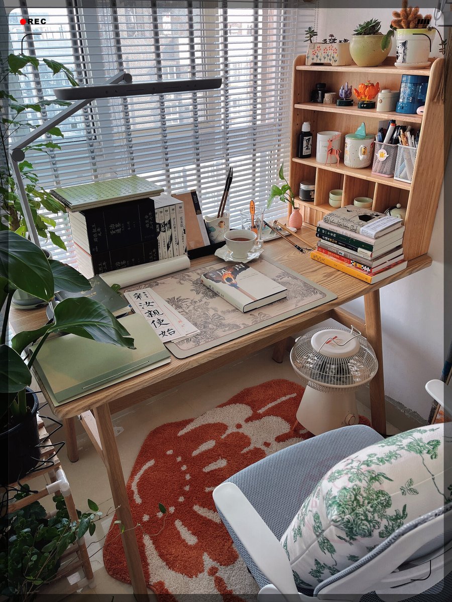 seasmsa's tweet photo. Tired of cluttered spaces Spend 10 mins a day sorting old items—donate what you don’t need, keep what brings joy. Small steps = big tidiness!， https://t.co/j43UPSx9EU
