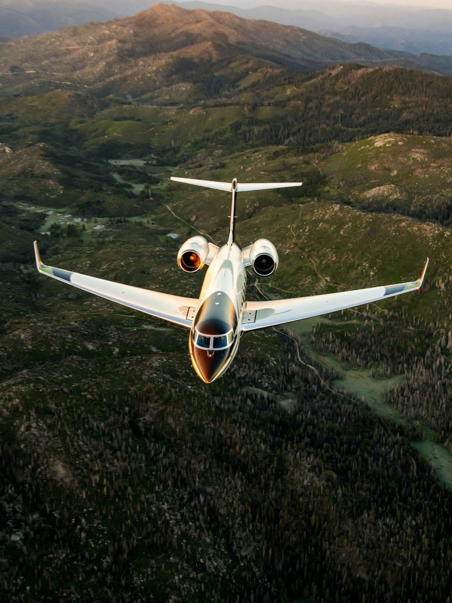 Flexjet's tweet photo. From the moment you step aboard, the Flexjet @GulfstreamAero  G500 experience is elevated by Flexjet's signature Red Label® service—featuring dedicated flight crews, thoughtfully curated interiors and personalized touches designed around you: https://t.co/8uMVH6TrN7 https://t.co/VfwiQ0gj04