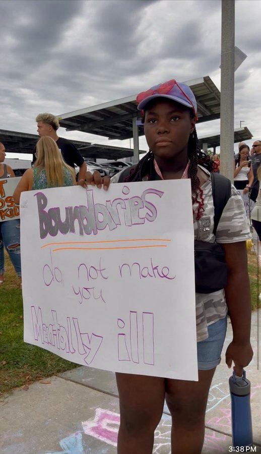WomenAreReals's tweet photo. Why do you insist women must ignore their boundaries and accept boys in their sports?

This girl was told by her school that in order to change her clothes without boys present she needed to declare herself mentally ill. 

What message do you have for her? https://t.co/lInITtXaHw