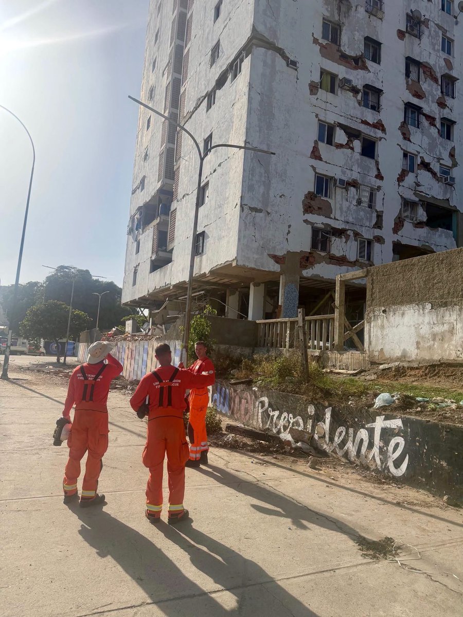 fire_scotISAR's tweet photo. Three of our personnel have been deployed with @UK_ISAR_TEAM providing specialist rescue support in Venezuela following the earthquakes. They will provide specialist technical expertise where it is needed most during search and rescue operations. 

https://t.co/Vx1gcFDRAW https://t.co/zFLY2pkZKo