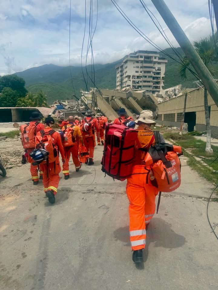 fire_scotISAR's tweet photo. Three of our personnel have been deployed with @UK_ISAR_TEAM providing specialist rescue support in Venezuela following the earthquakes. They will provide specialist technical expertise where it is needed most during search and rescue operations. 

https://t.co/Vx1gcFDRAW https://t.co/zFLY2pkZKo