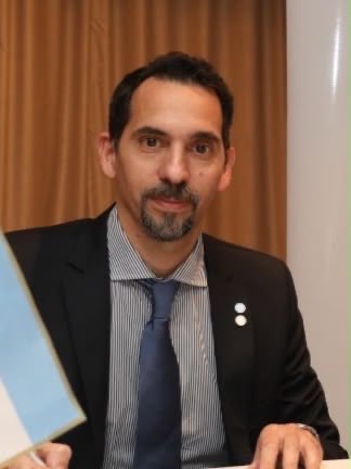 DanielCatalano_'s tweet photo. Vergüenza los funcionarios, ejecutores del vaciamiento y la entrega. 
Así se iba Porro en un móvil de gendarmería. 
Los vamos a ver presos a todos https://t.co/wPSJvykTDO