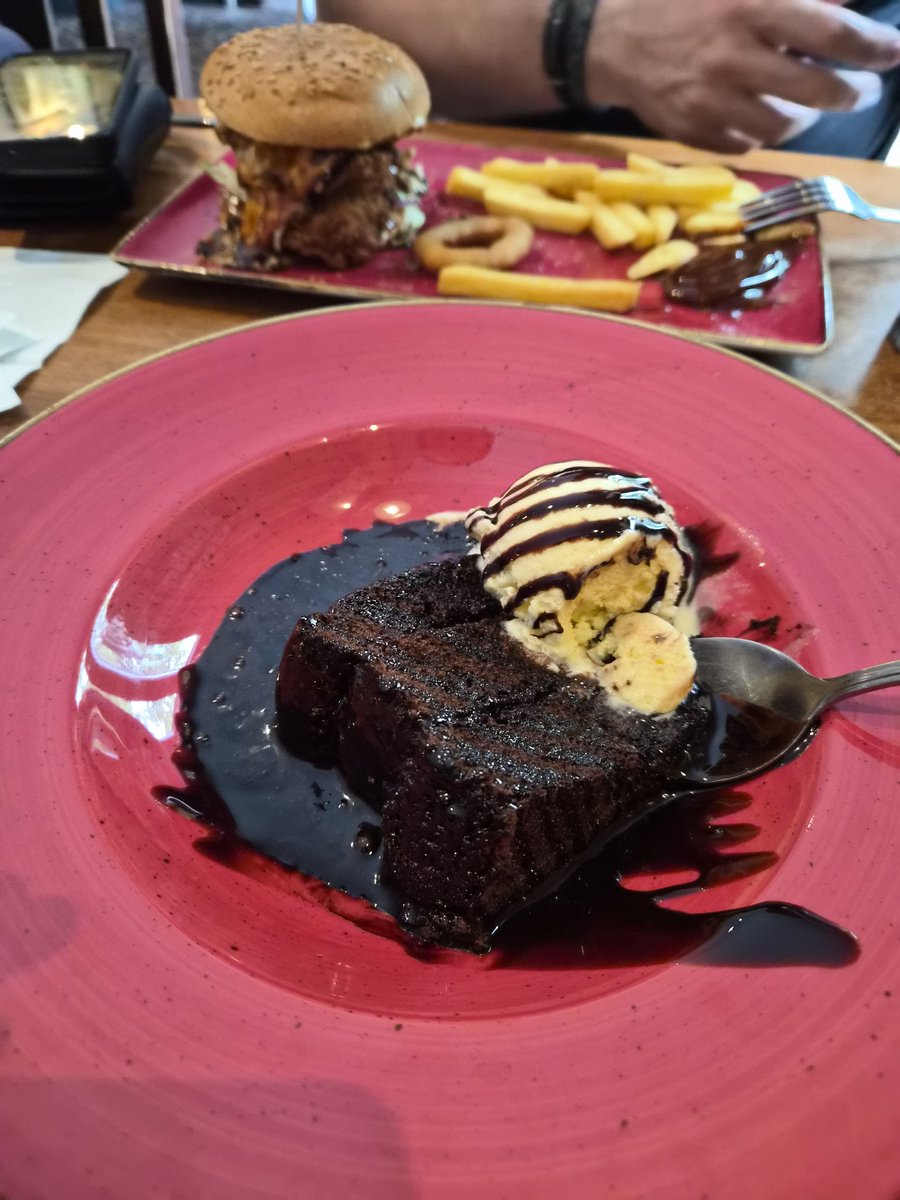 AutumnFall2224's tweet photo. When go to dinner and only get dessert 🍨 
Who else love dessert? 

#findom #paypig #spoiltprincess https://t.co/lGqHfSDSk3
