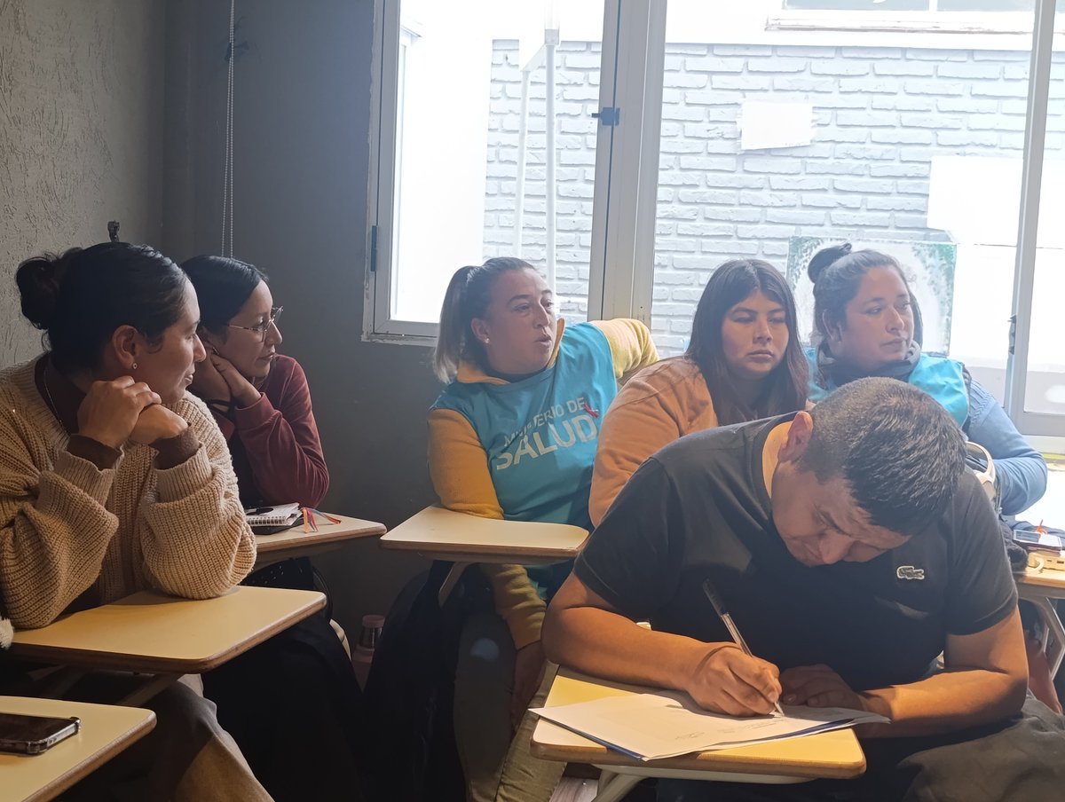 florroman_'s tweet photo. 💪🏻 Vivimos el #CoPrEn en nuestra región, un espacio de encuentro, intercambio y fortalecimiento de la enfermería provincial.

Nuestros enfermeros/as comunitarias participaron activamente, compartiendo experiencias y el compromiso cotidiano que sostienen en cada territorio.🫶🏻 https://t.co/noPOiqHAqG