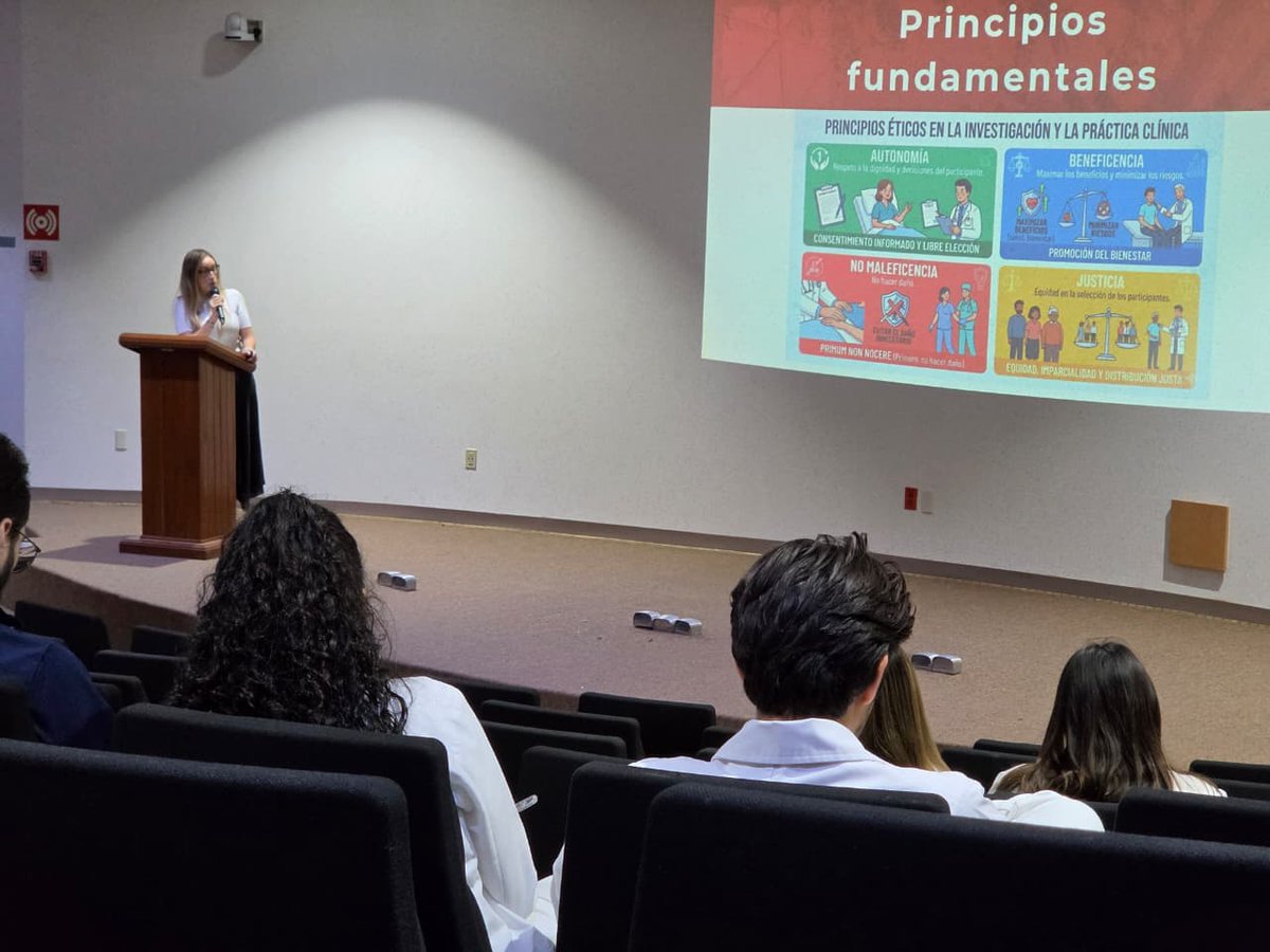 HGC_Hospital's tweet photo. 🩺📚 La investigación cobra mayor valor cuando está guiada por la ética.

La Lic. Dania Lizzette Prado González impartió una sesión sobre aspectos éticos de la investigación en salud a residentes de primer año, como parte del Curso-Taller de Investigación en Salud. 🔬✨
#Culiacán https://t.co/526eRjYuvd
