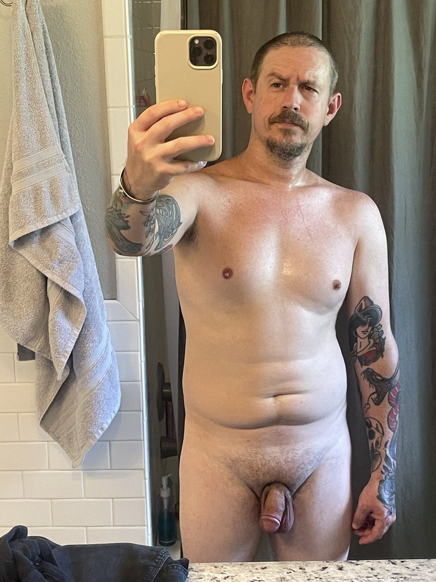 texasseightfive's tweet photo. #gay #smooth #daddy #sweat https://t.co/R4pXQAUx30
