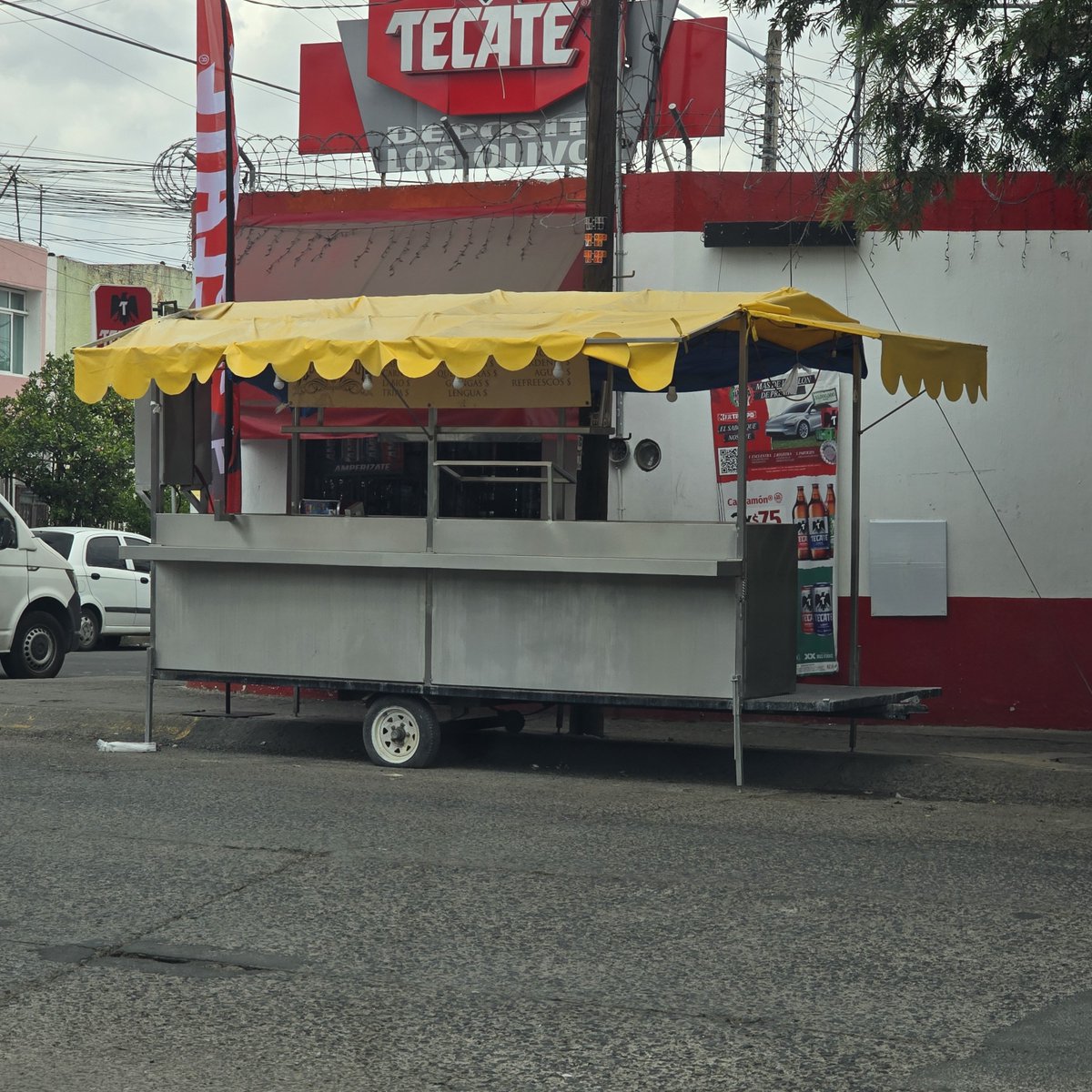 3dgaR_OmaR's tweet photo. Hola @InspZapopan soy yo de nuevo, es mi tercer reporte. Si no lo van a revisar solo díganme y ya no los molesto 😃. Playa de hornos esq playa bucerias https://t.co/UWKqzNCXUj