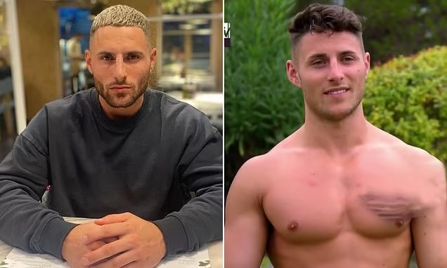 MarkThomas87218's tweet photo. James Moore Ex onthe beach https://t.co/UK6wTlJ6Yq