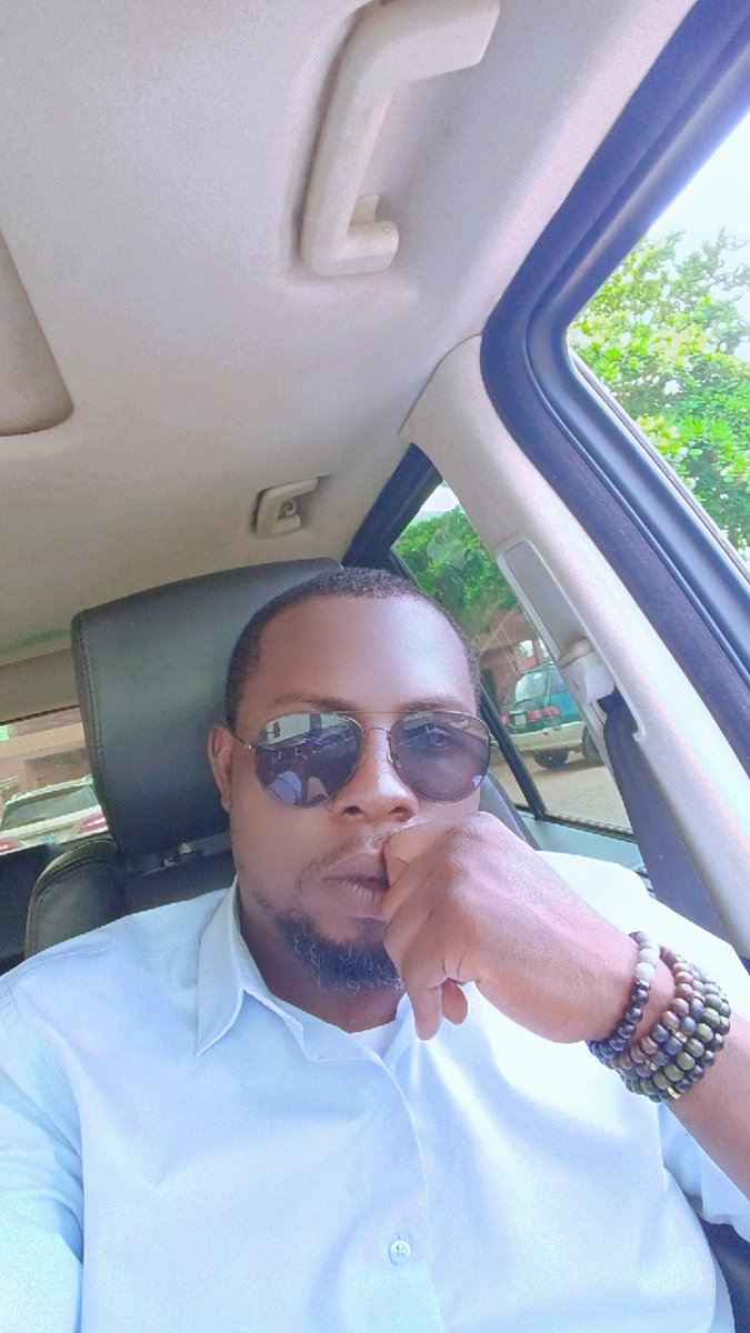 FemiSphinx's tweet photo. @OloyeSomorin Hello, my name is femsphinx, a 21 year old man from Osun State 😁😁 https://t.co/vpgImmEuK5