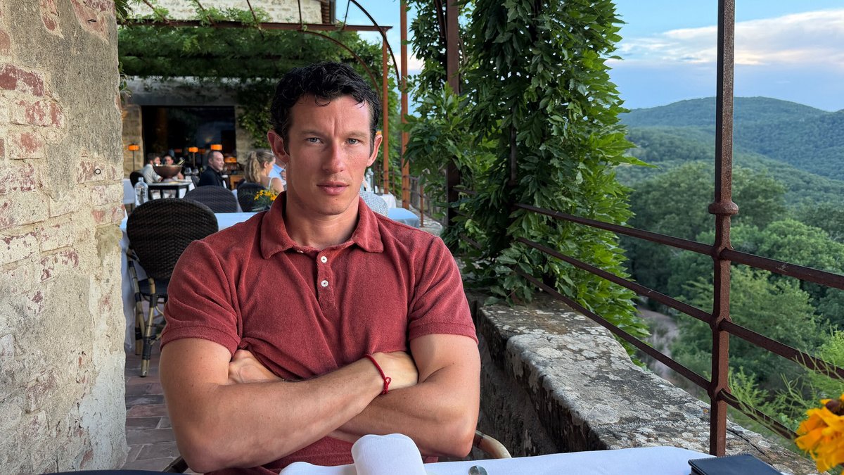 DuaFansite's tweet photo. Dua Lipa and Callum Turner on their honeymoon in Italy https://t.co/0kvgIvkGXE