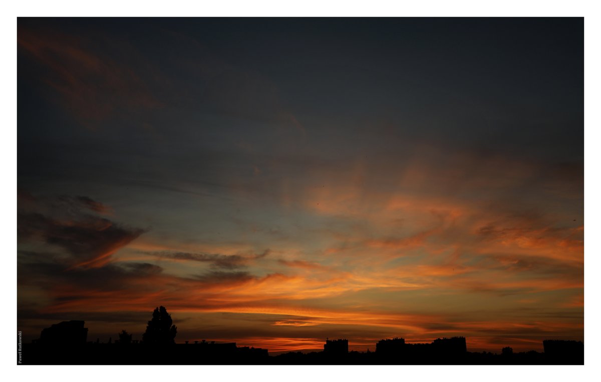 PaweRut98116786's tweet photo. ...
#Lublin #BehindtheWindow #sunsets #cloudscape https://t.co/2gmmV1QIPj
