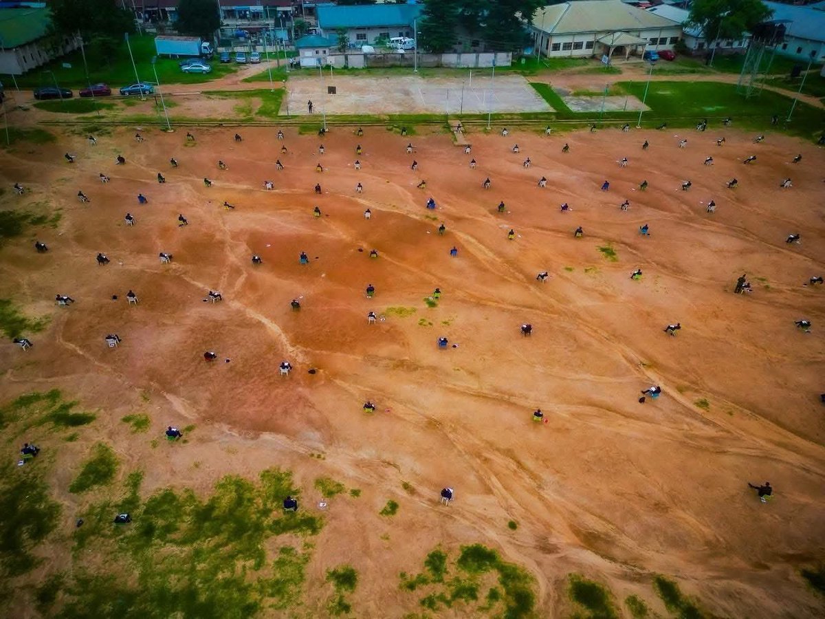 Rise_Forge's tweet photo. Officers Of The Nigeria Security and Civil Defence Corps On Exam Wow 😯😯.

Wishing all officers the very best in their exams. Success comes through hard work, discipline, and determination. Good luck to everyone! 💪✨

Gorilla Fighter 🦍 https://t.co/sd25s6KlXs