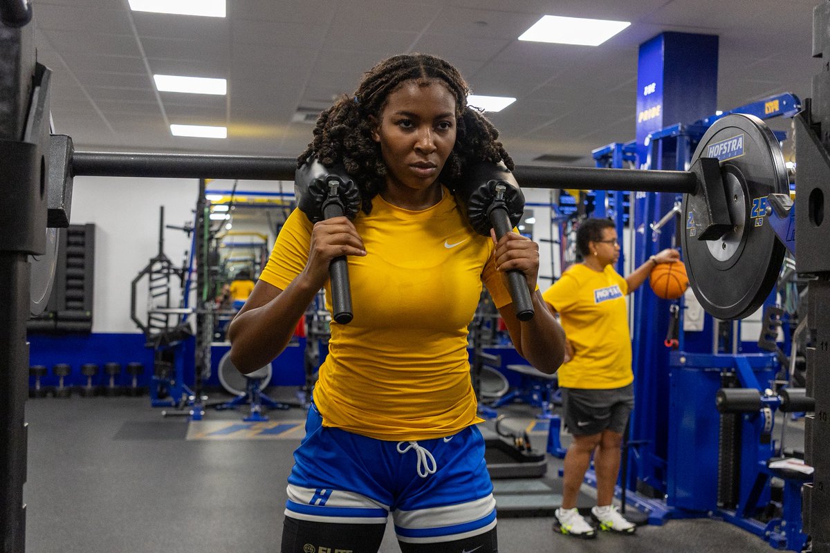 HofstraWBB's tweet photo. Summer sesh

#PrideOfLI https://t.co/5kLNWRw1VO