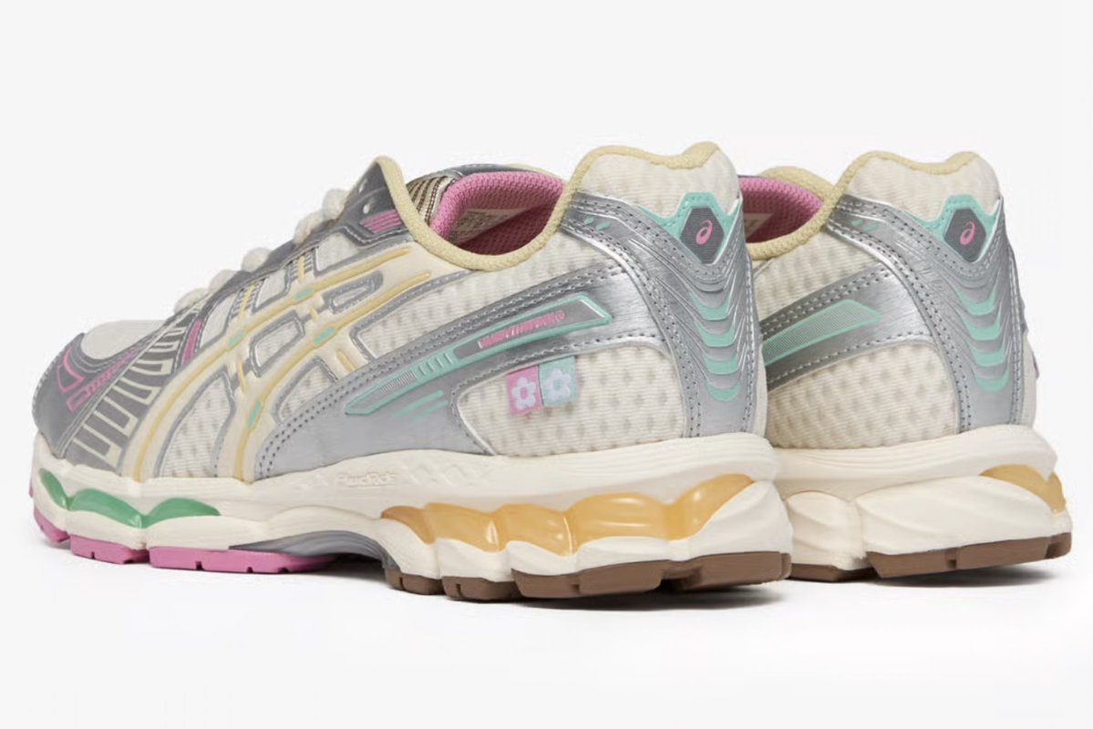 【新品未使用】VANDY THE PINK ヴァンディザピンク ドッグ バンダナ OFFICIAL LOOK: VANDYTHEPINK x Asics Gel-Kayano 12.1 “Vanilla