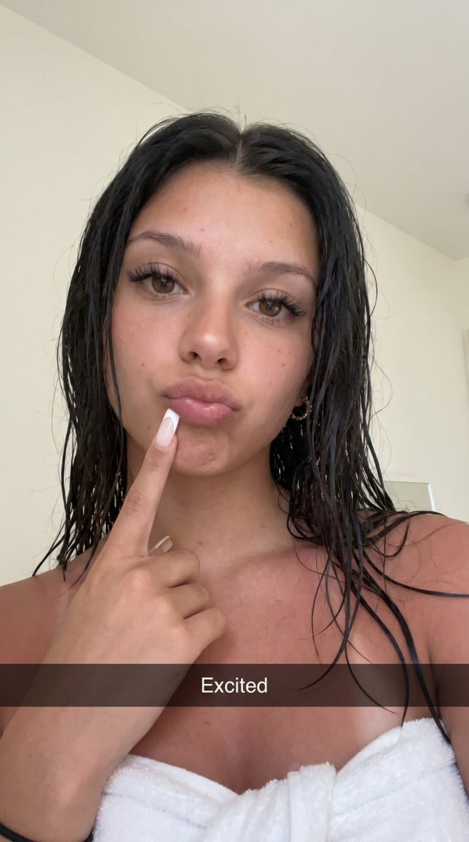 ItsJustEmilyy_'s tweet photo. can I spam u even if i'm just 18??🤫 https://t.co/UfshMgjnlH