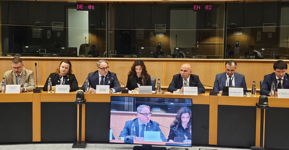 KazBrussels's tweet photo. Two productive meetings at the European Parliament today.Discussed 🇰🇿 #newConstitution with AFET Chair
@davidmcallister, then joined a roundtable on the #Middle Corridor - a route that's becoming a genuine strategic bridge between #CentralAsia & Europe
https://t.co/ipshCZO8T6 https://t.co/sahDjumDlo