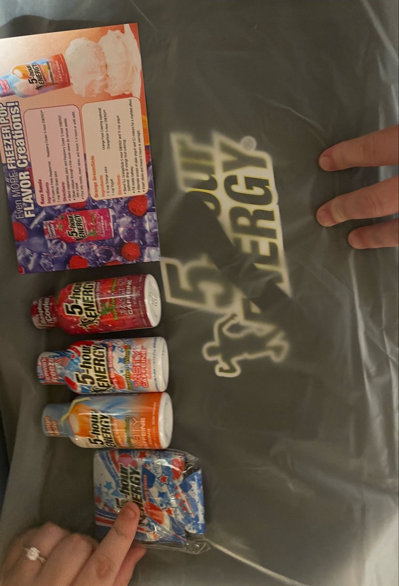 RushlowGrace's tweet photo. I won this from 5 hour energy there freezer pop flavors .how exciting and I got a 5 hour energy cooler and thank you so much @5hourenergy I won this on instagram and I loved this giveaway and the flavors https://t.co/FtAL3Rs80w