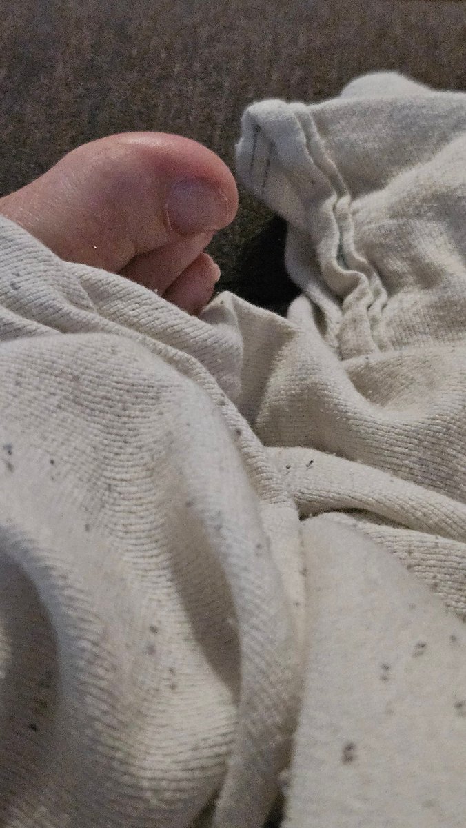 QueenFunkyToe's tweet photo. No man on here is worthy of my toes and feet. Every man on here are cowards and scum. You men should feel privileged i will let you buy me presents and pay to see my feet
#findom #feet #feetfetısh #feetworshi̇p #feetsellers #feet_pic #feetdom #sellingcontent #toes #dominate https://t.co/84m1NQC9T0