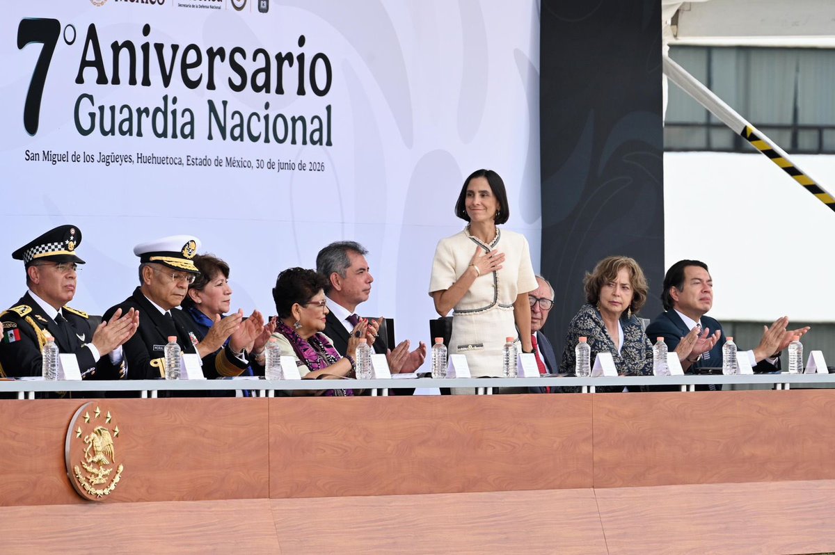 LuzElena_GE's tweet photo. Desde Huehuetoca, Estado de México, conmemoramos el 7º aniversario de la @GN_MEXICO_, una institución integrada por mujeres y hombres que salvaguardan a México con honor, disciplina y vocación de servicio.

Su labor es ejemplo de compromiso con la nación. Con valentía, honestidad y profundo patriotismo, trabajan todos los días para proteger carreteras, ciudades e instalaciones estratégicas, y para fortalecer la paz, la seguridad y el bienestar de las familias mexicanas.

Su actuación refleja el legado de nuestra historia: servir con humildad, respeto y amor al pueblo de México 🇲🇽.