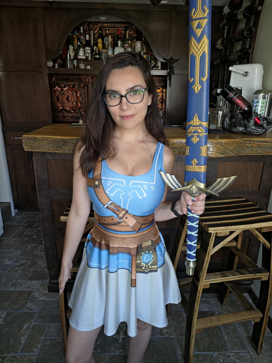 thatgrltrish's tweet photo. I felt the dress and master sword were necessary to tackle the day lol https://t.co/FY3FJkn5BU