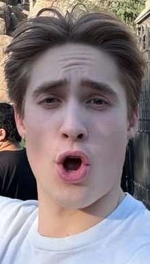 TAMEDLIONX's tweet photo. Martes de apagar el cerebro y ser el novio trofeo retardad0 y maric0n de @MajestiqueKing 

Sus tareas del día incluyen: Dejarse vestir, lustrarle la polla a su amo frente a toda la ciudad en algún restaurante caro y menear el culo ante los socios de su dominante. https://t.co/GZKDexpMuH