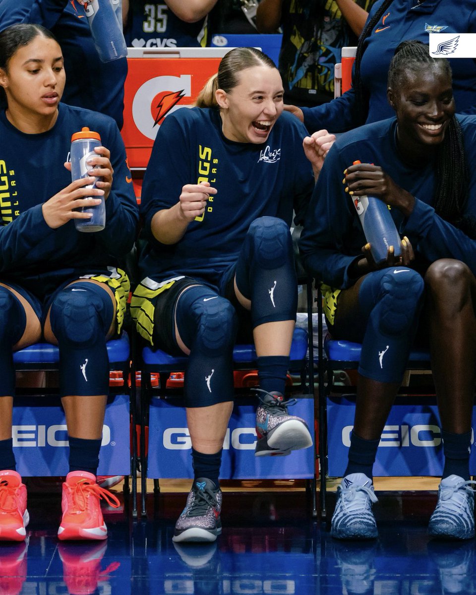 DallasWings's tweet photo. when the group chat reaches ultra flow state 🧘 https://t.co/mOJv9lzISX