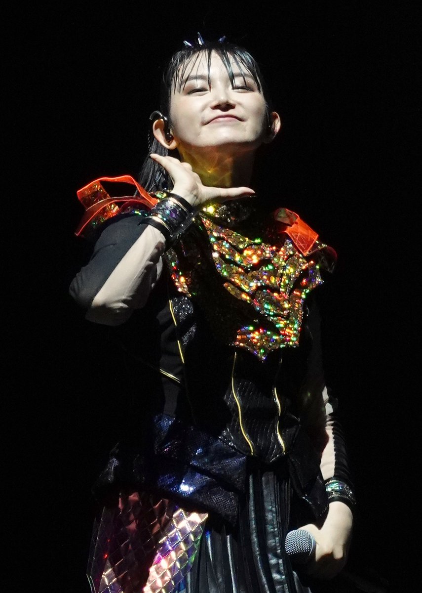 dufudufutk's tweet photo. コペンヘルの漆黒シリーズ　SU-METALその２

ライブ後半は前髪が濡れていて前半とは違う髪型に（１枚目後半、２・３枚目前半）。

#BABYMETAL
#Copenhell https://t.co/eDgDK4deRI