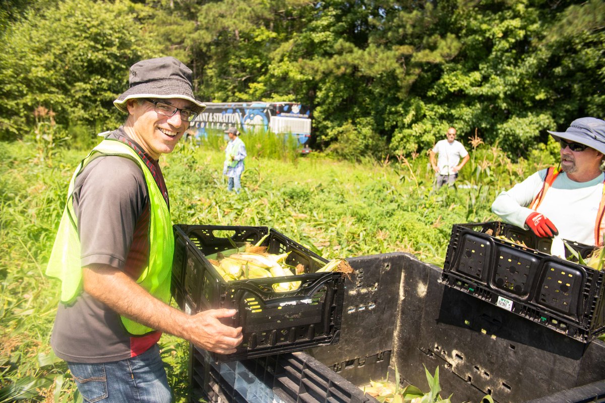 FoodbankSEVA's tweet photo. 🌽 Help us harvest hope this summer! 🌽
Join the Foodbank for our 4th Annual Izzie's Field Harvest, July 7–9 in Franklin! We're heading to Peach Bud Farms to pick fresh sweet corn that will go straight to neighbors in need — including, for the first time ever, directly from the field to mobile pantry distributions.
📅 Tuesday, July 7 – Thursday, July 9
⏰ Shifts: 7–9 a.m. or 9:30–11:30 a.m.
📍 Meet in the Walmart parking lot, 1500 Armory Drive, Franklin
No experience needed — we'll teach you proper harvesting techniques on site! Just bring sunscreen, water, and a love for community. ☀️
Sign up now: https://t.co/XCsaKQ9VdO
Learn more: https://t.co/GGGAQyxJJU