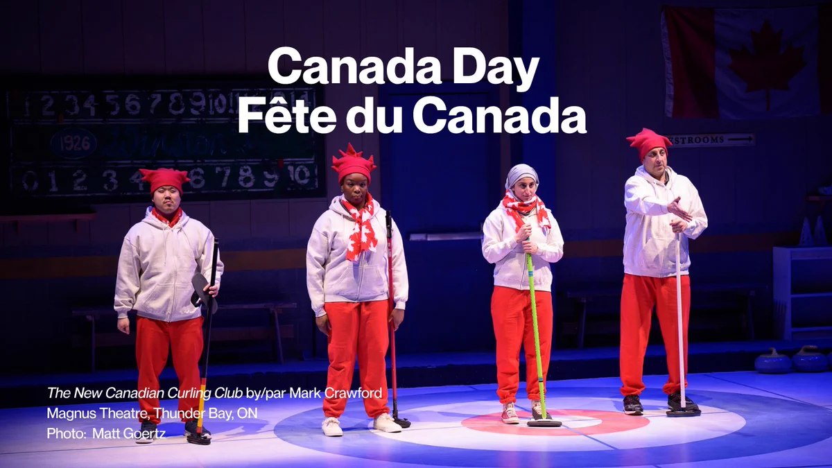English: Three performers in red and white curling attire stand on a curling rink set beneath the text “Canada Day,” with a Canadian flag in the background.
Français : Trois interprètes vêtus de rouge et blanc se tiennent sur un décor de curling sous le texte « Fête du Canada », avec un drapeau canadien en arrière-plan.