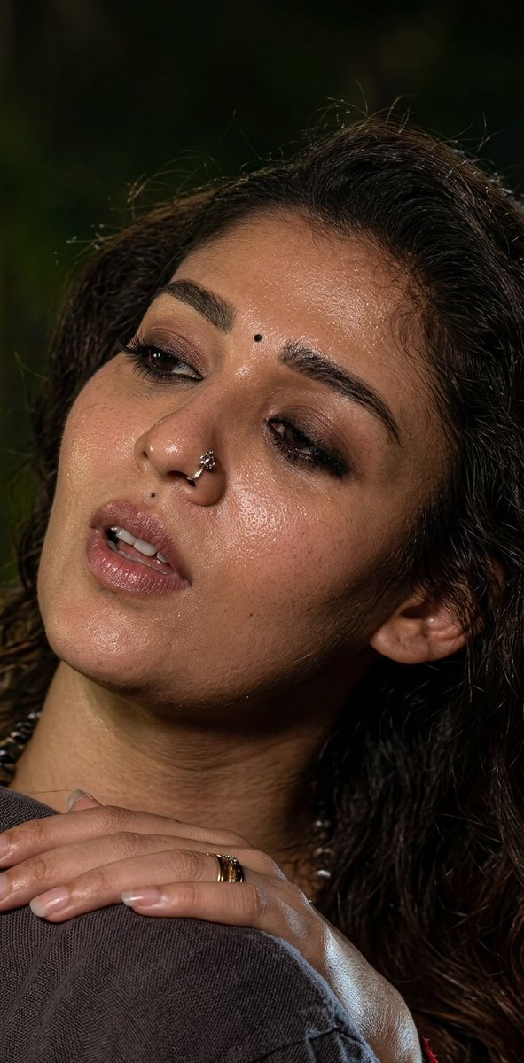 Criticskeeda's tweet photo. wow 😮 #Nayanthara looks drop dead gorgeous gorgeous in every attire and every look. I love this woman unconditionally. 💘 https://t.co/CumFhOKjiZ