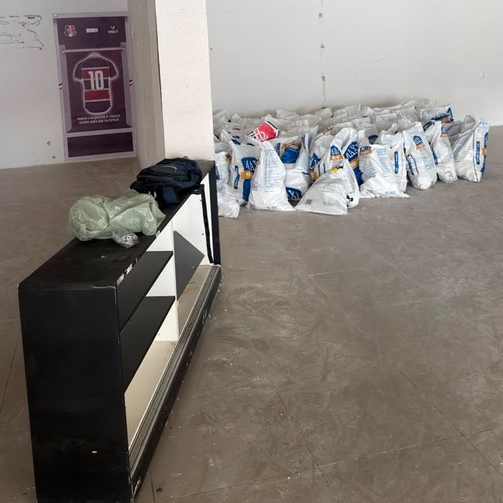 flaviothierre's tweet photo. Hoje foi dado início às obras na loja do Arruda! A expectativa é de reabertura em 60 dias, mas pode acontecer antes desse prazo. A responsável pela obra é a Shalon, empresa que irá assumir as operações, não tendo qualquer ligação com a patrimonial do clube. https://t.co/x1ESXDWexP