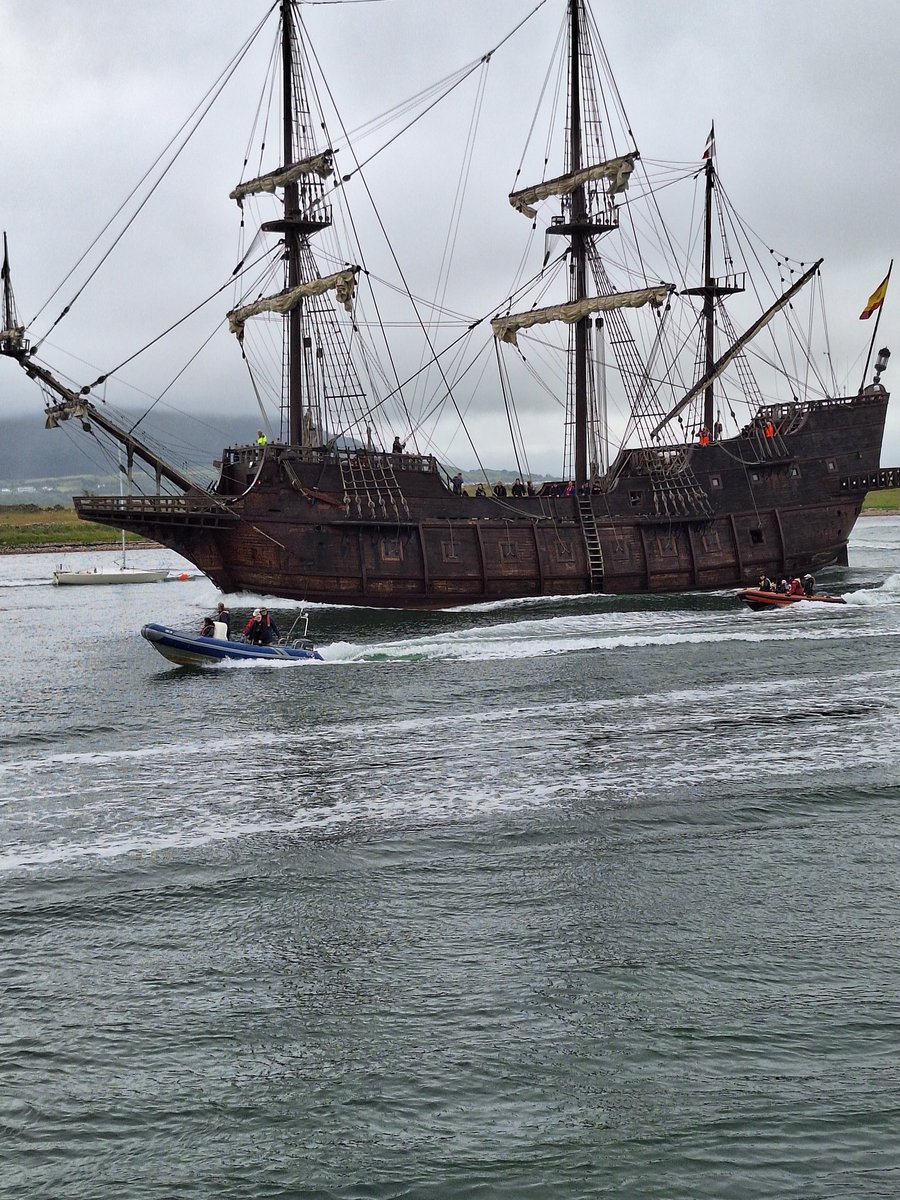 chrisbe74023413's tweet photo. Spanish Galleon Andalucia passing Rosses Point heading to Sligo port this evening. Magnificent. https://t.co/n9PceKylxv