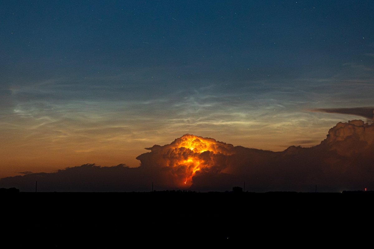 TannerChasing's tweet photo. The noctilucent cloud + storm combo always felt like a dream shot, and now I can say I've gotten it! Even got photobombed by a few fireflies haha

Lake Park, MN last night https://t.co/O2puSSrjaS