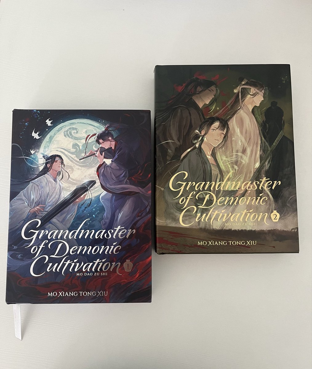 nctzensse's tweet photo. gracias mdzs por existir hoy soy más feliz 2/5 en mi (humilde) colección de libros ✨ https://t.co/uaHYE7oo9z
