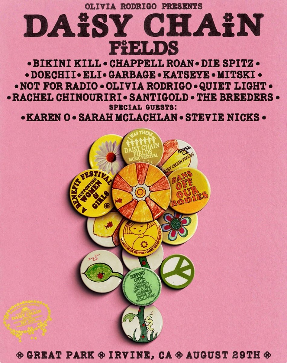 Santigold's tweet photo. I’m honored to be a part of @daisychainfields, a benefit festival supporting women and girls. ✿
See you August 29 in Irvine, CA https://t.co/L1HEJxnIzu