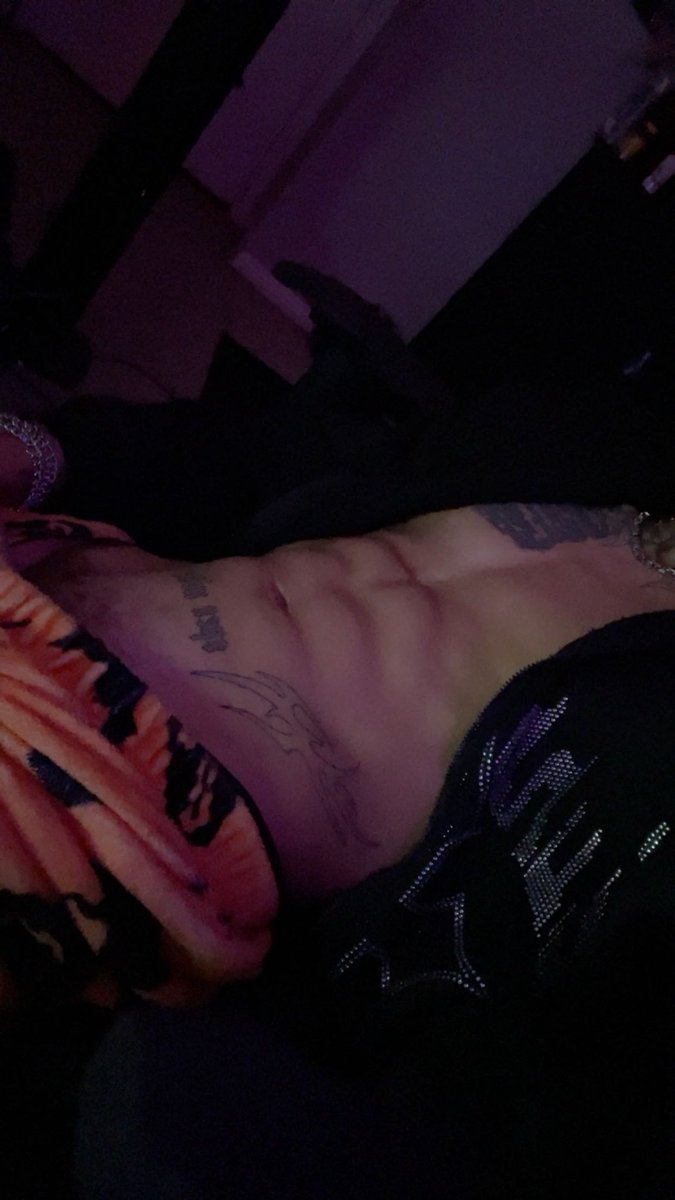 Hiddenmotoo's tweet photo. I’m such a tease 🥴 https://t.co/kLK4OGtCyR