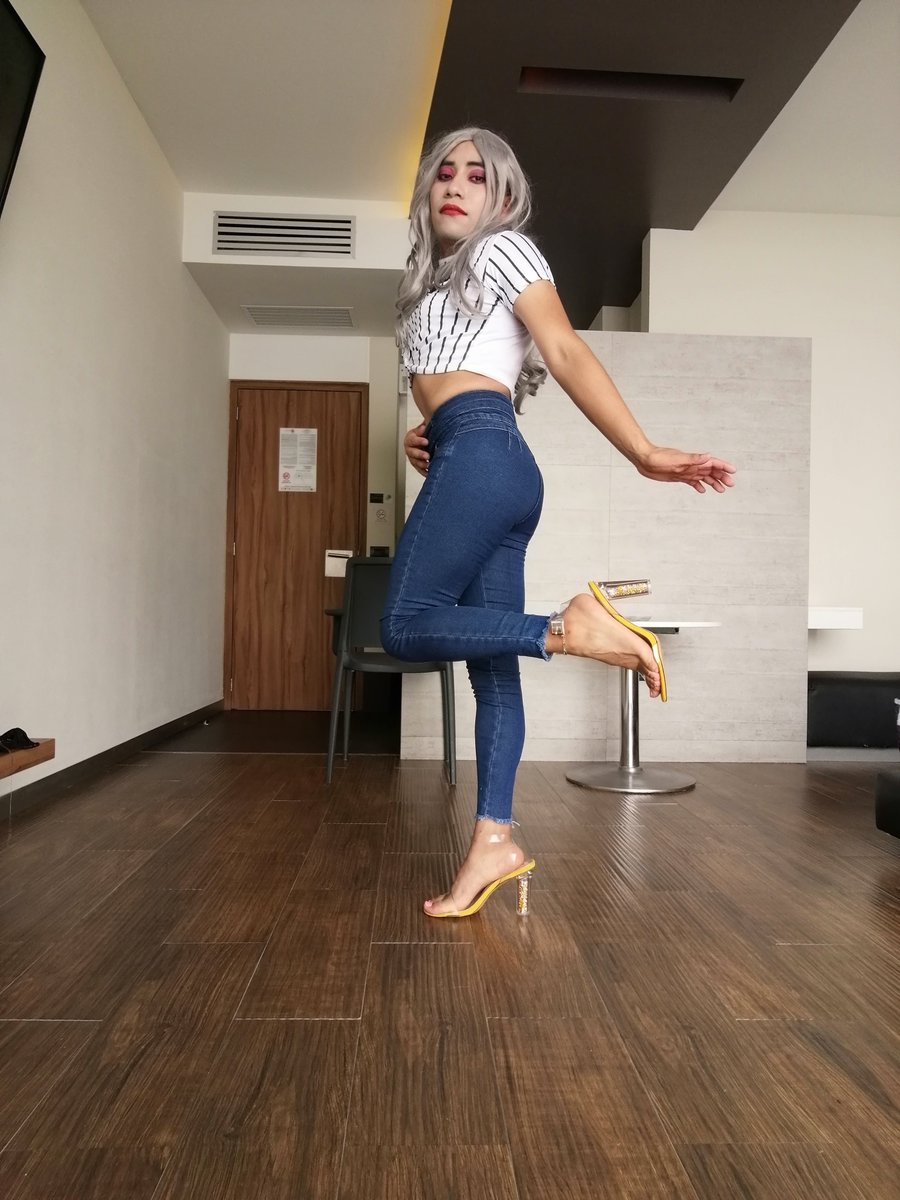 YamiMoroC789's tweet photo. Ame estos jeans ๐คฉโจ
#transgirl #trans #TGIRL #transMรฉxico #transworld #beautifultrans https://t.co/SzysXsd84A
