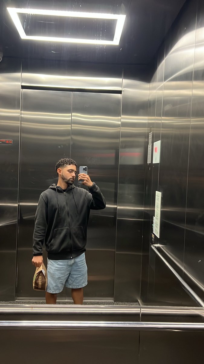 ficktic1o's tweet photo. Eu tenho um coração puro, meu problema é a cabeça 🙇🏽‍♂️ https://t.co/zeQjXM9JPJ