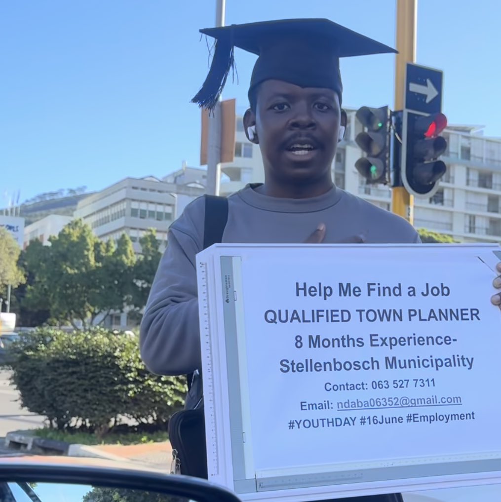 Ms_Fanta70's tweet photo. Hey Fam, please help if you can🙏🏾

I don’t know him, I hope he gets his breakthrough 🙏🏾 https://t.co/gsE8PNRTGO