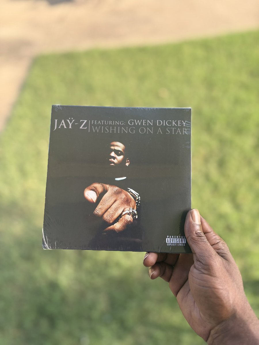Stings_Records's tweet photo. QUICK VINYL GIVEAWAY 🚨

Rules: must follow @Stings_Records @spin_w_td84, Like the post and RT. 

The FIRST person who replies with the correct Producer and song created by this J Dilla Track will win 🏆 the 7” Jay Z Wishing on a Star ⭐️ Vinyl/ with B Side playing Brooklyn’s Finest feat Notorious BIG. 

ALSO for Bonus entry into our next Giveaway…. Quote tweet how the producers ties to HOV
