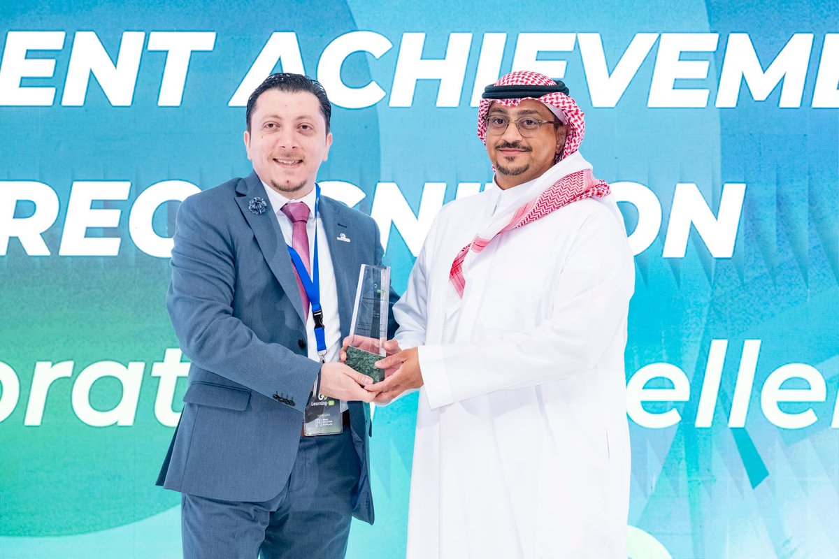 AsemEcono's tweet photo. تشرفت بحضور فعالية منصة @Learning_Go_Com في الرياض،
وكانت تجربة مثرية تؤكد أن الشهادات المهنية الاحترافية لم تعد خيارًا إضافيًا،
بل أصبحت مسارًا مهمًا لكل من يسعى لتطوير نفسه وتعزيز تنافسيته في سوق العمل.

ما يميز Learning Go أنها لا تقدم محتوى تدريبيًا فقط، بل تصنع بيئة تعليمية ومهنية تساعد الطموحين على فهم مسارات الشهادات المهنية،
والاقتراب أكثر من أهدافهم بثقة ووضوح، مثل شهادات (CMA, CIA, CPA, DipIFR) وغيرها الكثير.
.

كما كان التنظيم احترافيًا ومميزًا من فريق @miras_agency، من حيث الاستقبال، الترتيب، إدارة الحضور، التفاصيل، والمخرجات النهائية للفعالية.

شكرًا لمنصة Learning Go، وشكرًا لفريق مراس التنفيذ على هذا العمل الجميل.

#LearningGo
#ليرنينغ_غو
#الشهادات_المهنية
#التطوير_المهني
#تنظيم_الفعاليات
#الرياض