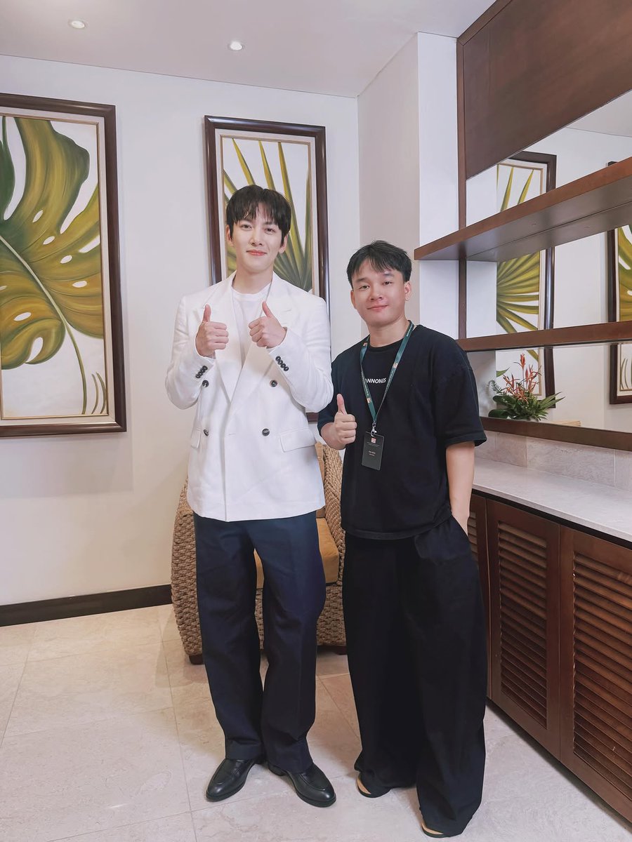 francejcw's tweet photo. [Gocrazy.label Instagram] "Après deux jours de travail en secret, nous ne pouvions plus cacher notre collaboration. C'était notre 1ère fois  avec Ji Chang Wook 🇰🇷. Une séance photo pour des affiches et un shooting pour un magazine coréen (...)"(30.06.26) https://t.co/lE3NljHNLJ