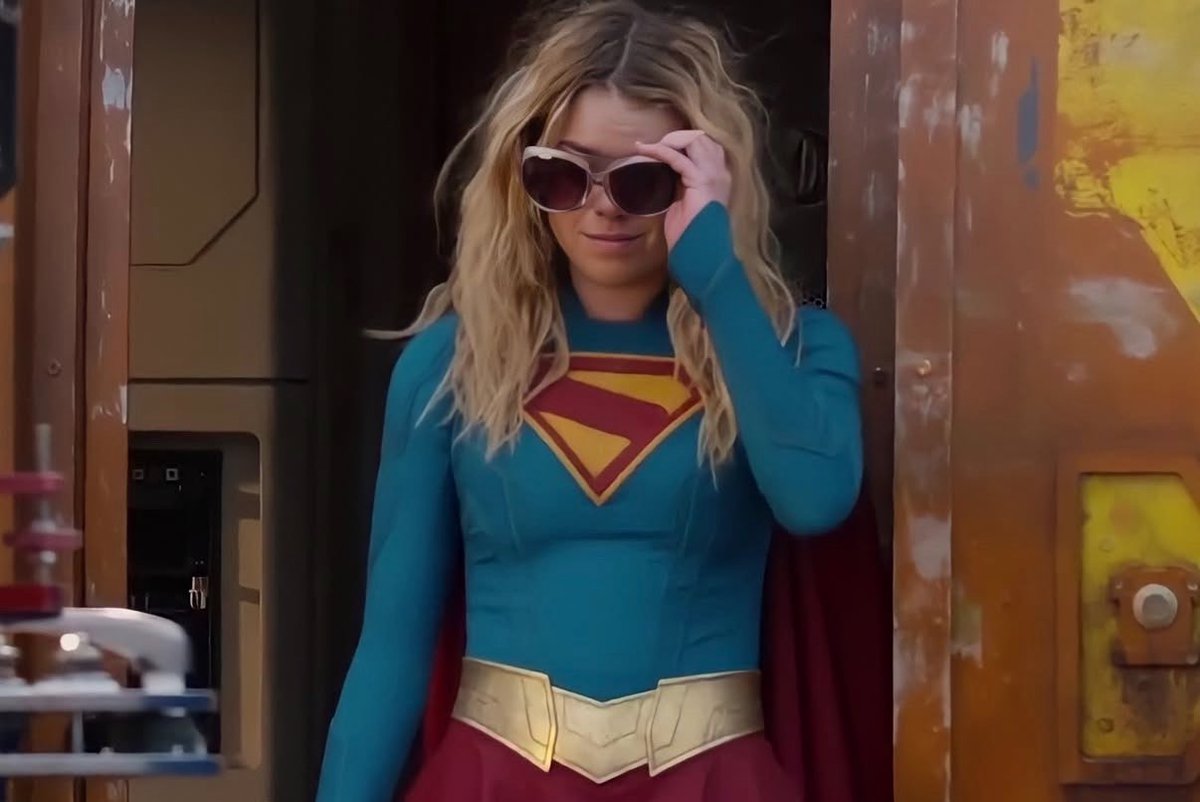 AbsoluteBatGal's tweet photo. Abby ❤️ 

• absolute batman 
• supergirl
• wonder woman
• justice league dark/zatana
• teen titans
• resident evil/silent hill
• nine inch nails
• all horror movies!

like + rt to be moots! https://t.co/68FAfjgScD