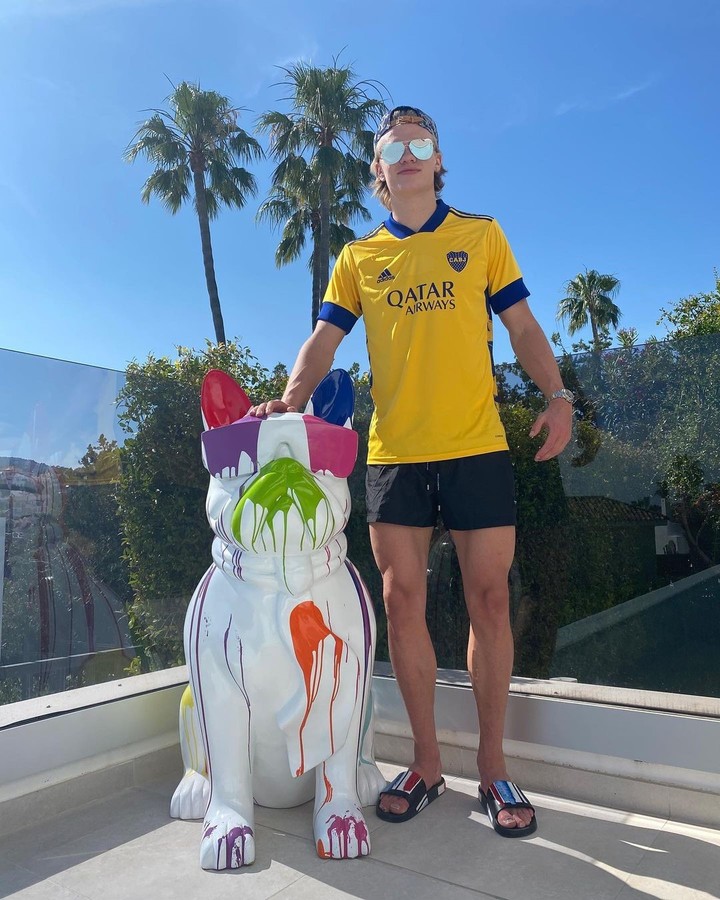 PlanetaBoca's tweet photo. ⚽️✅ Erling Haaland, clave para la clasificación de Noruega a 8vos del #Mundial2026.

Ah, y bostero, como toda persona de bien 💙💛 https://t.co/Qp1DZ79YhW